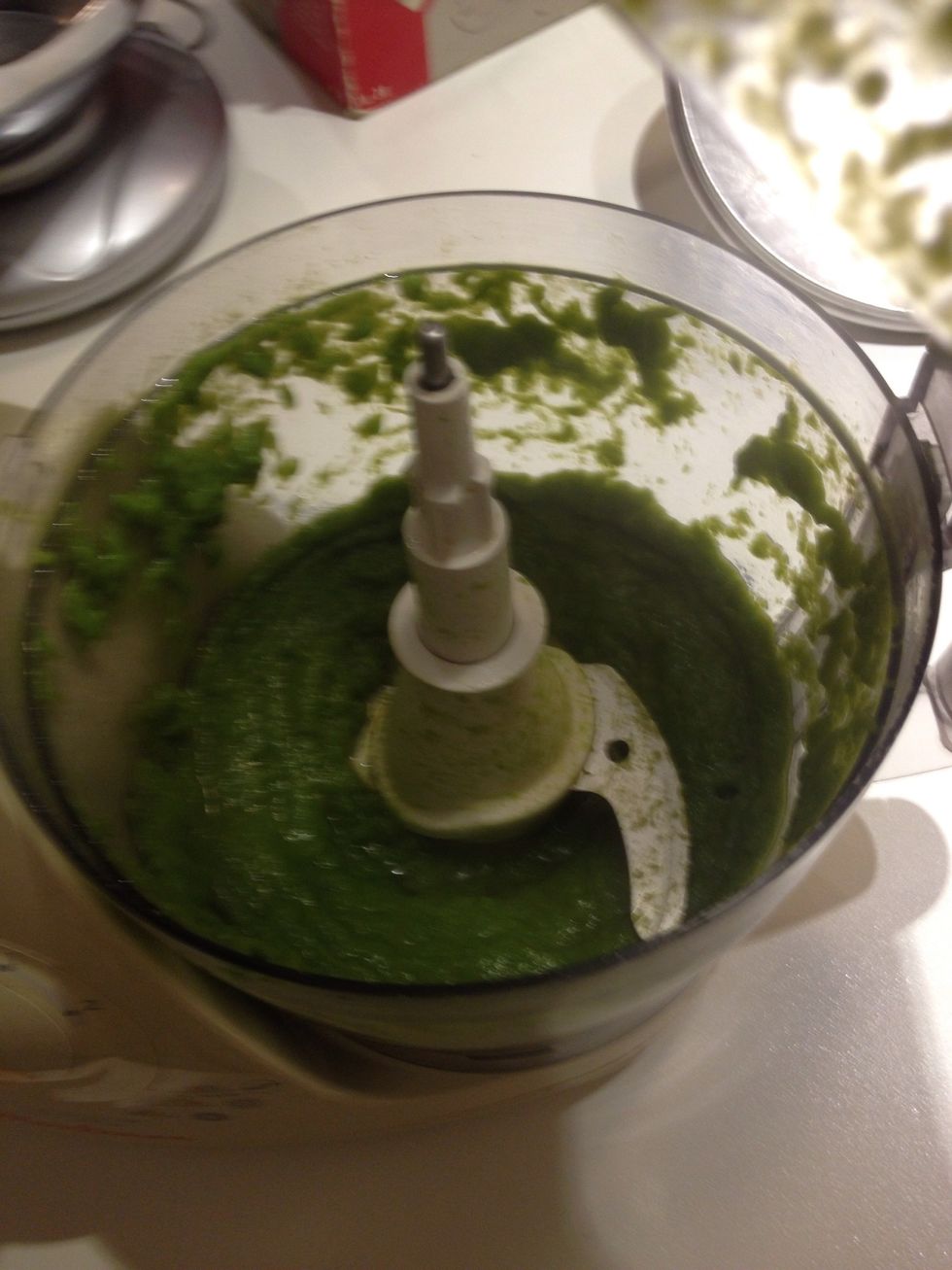 When the asparaguses are ready whisk them until you have a cream