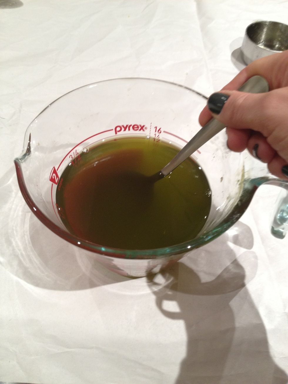 When the beeswax has completely melted, remove from the burner.