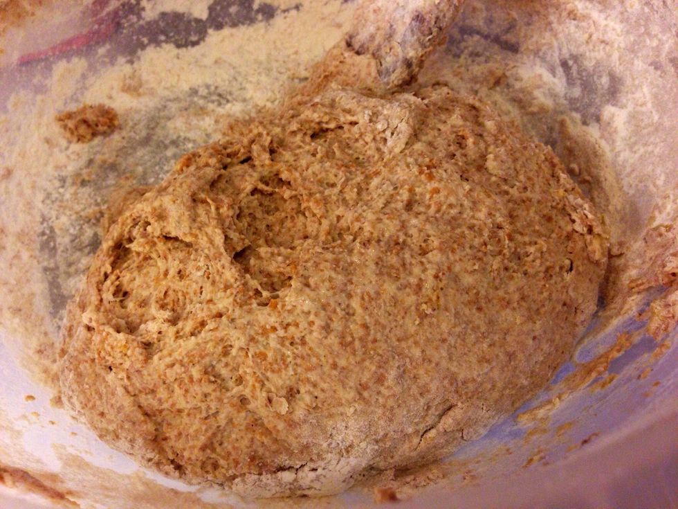 When the dough feels ready (not sticky) cover the bowl with a kitchen towel and let rest for 30 min.