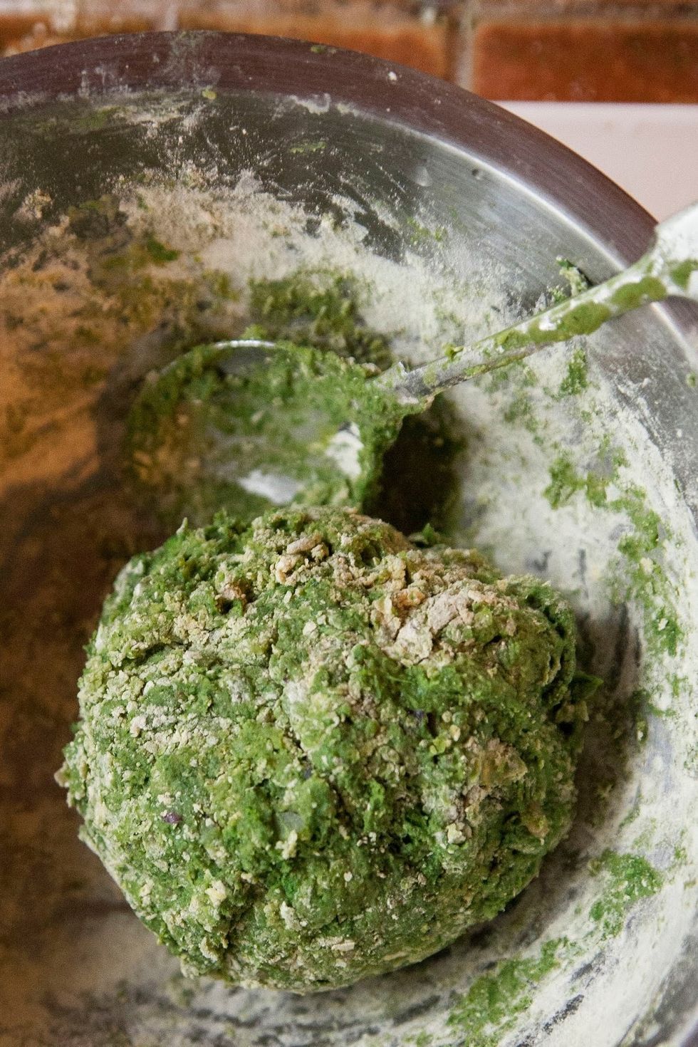 When the mixture is a smooth dough, set it aside.