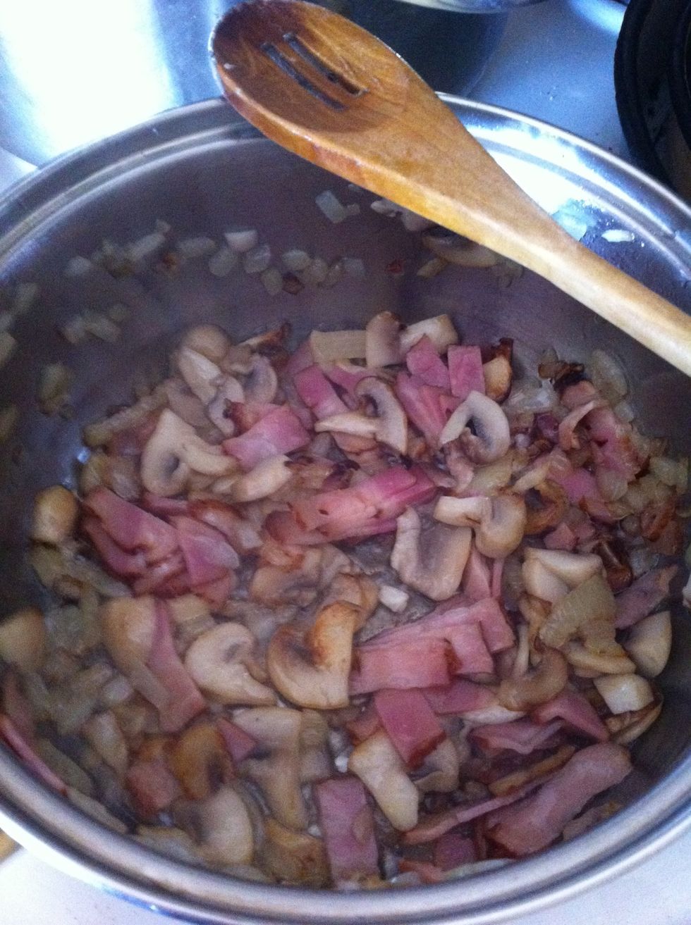 When the mushrooms are have that gold-ish color, put the smoked bacon