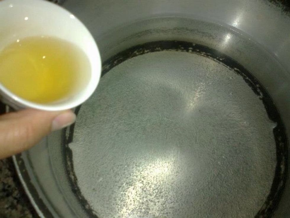 When the water boils , put a vinegar
