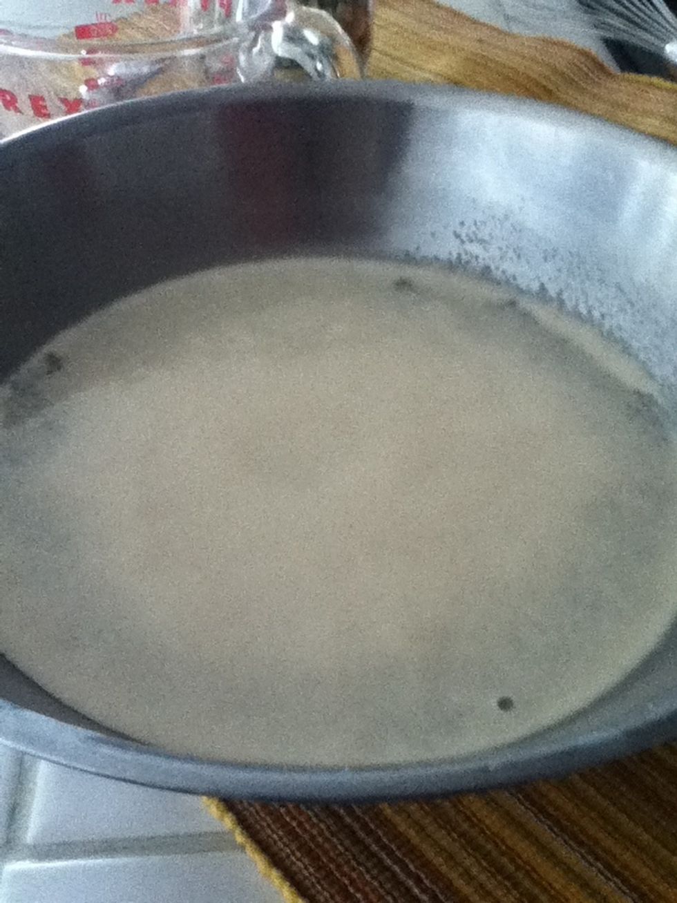 When the yeast is foamy like this ^^ You can gently stir it then add it to your bowl of flour and salt.