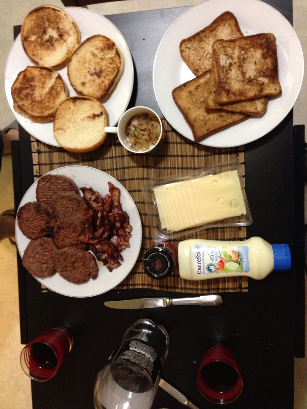 When there is no grease left, cook the left buns in butter grease