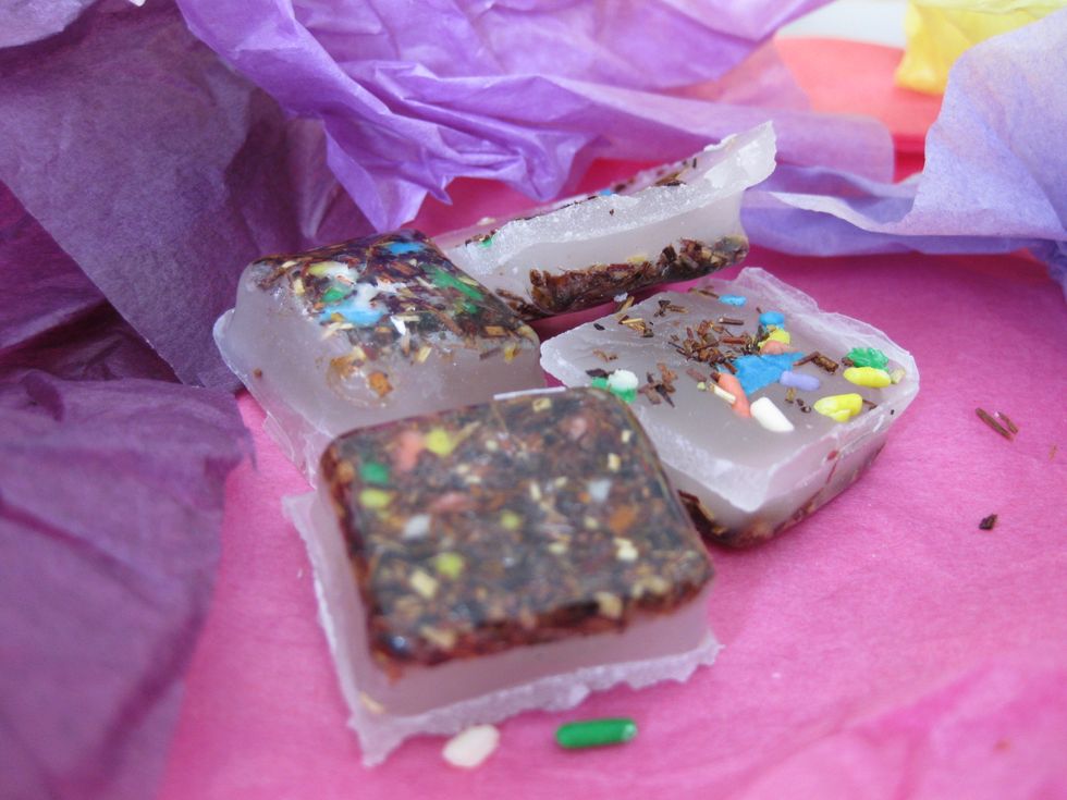 When wax is completely cooled, you can remove from mold...!! Yummie!! But,!! Don't eat! :)