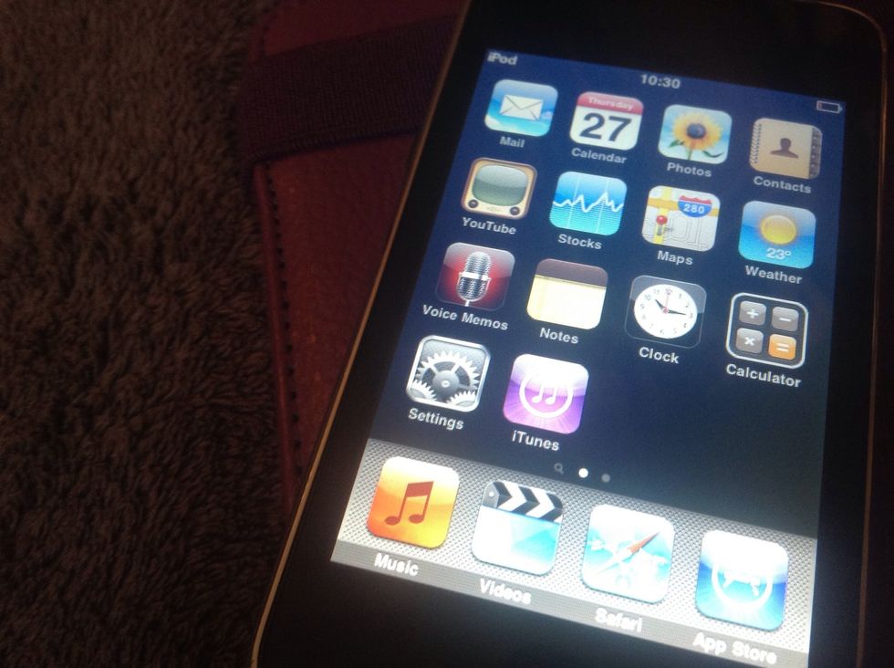 When you have finished playing on your iPad iPhone iPod you want to turn it off but do you know how to turn it off completely?