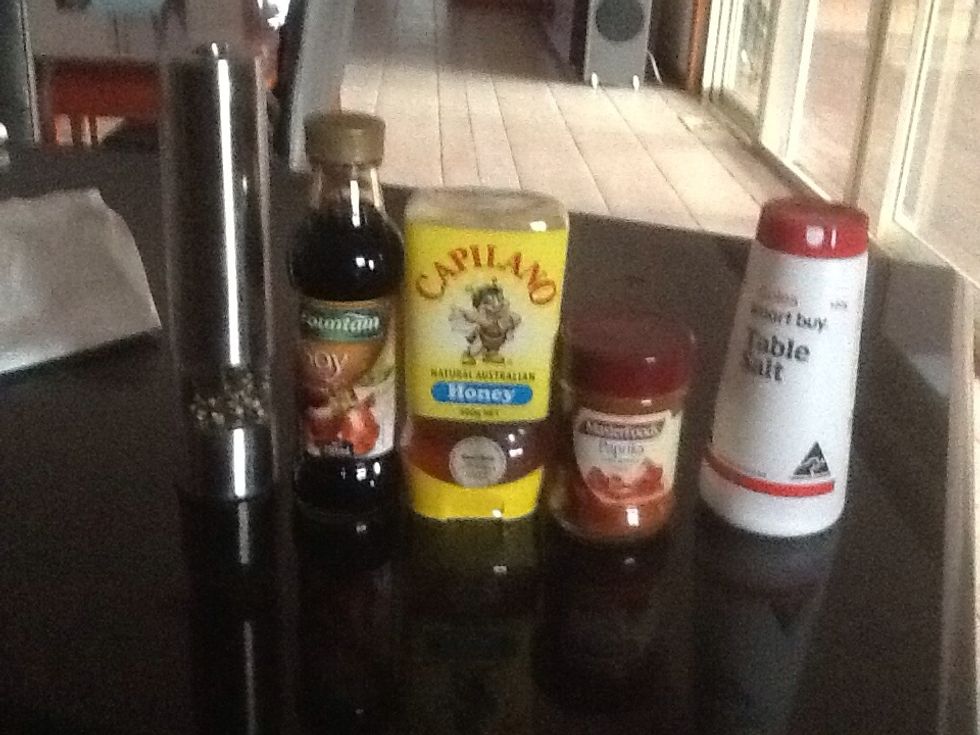 When you have finished the last step you have to gather your ingredients together and prepare them for marinating.