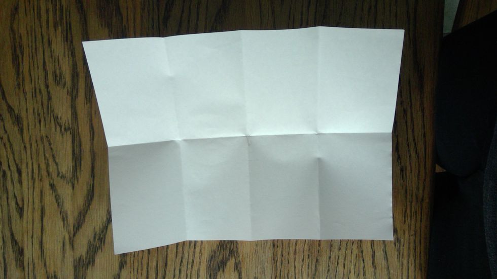 When you open it up, you should see 8 boxes.