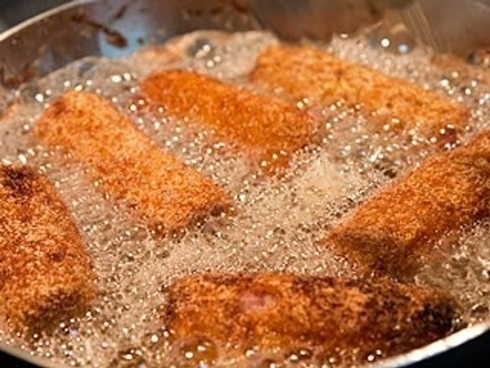 When you're ready to go, fry the croquetas in hot oil until golden brown. Remove when done and drain on paper towel.