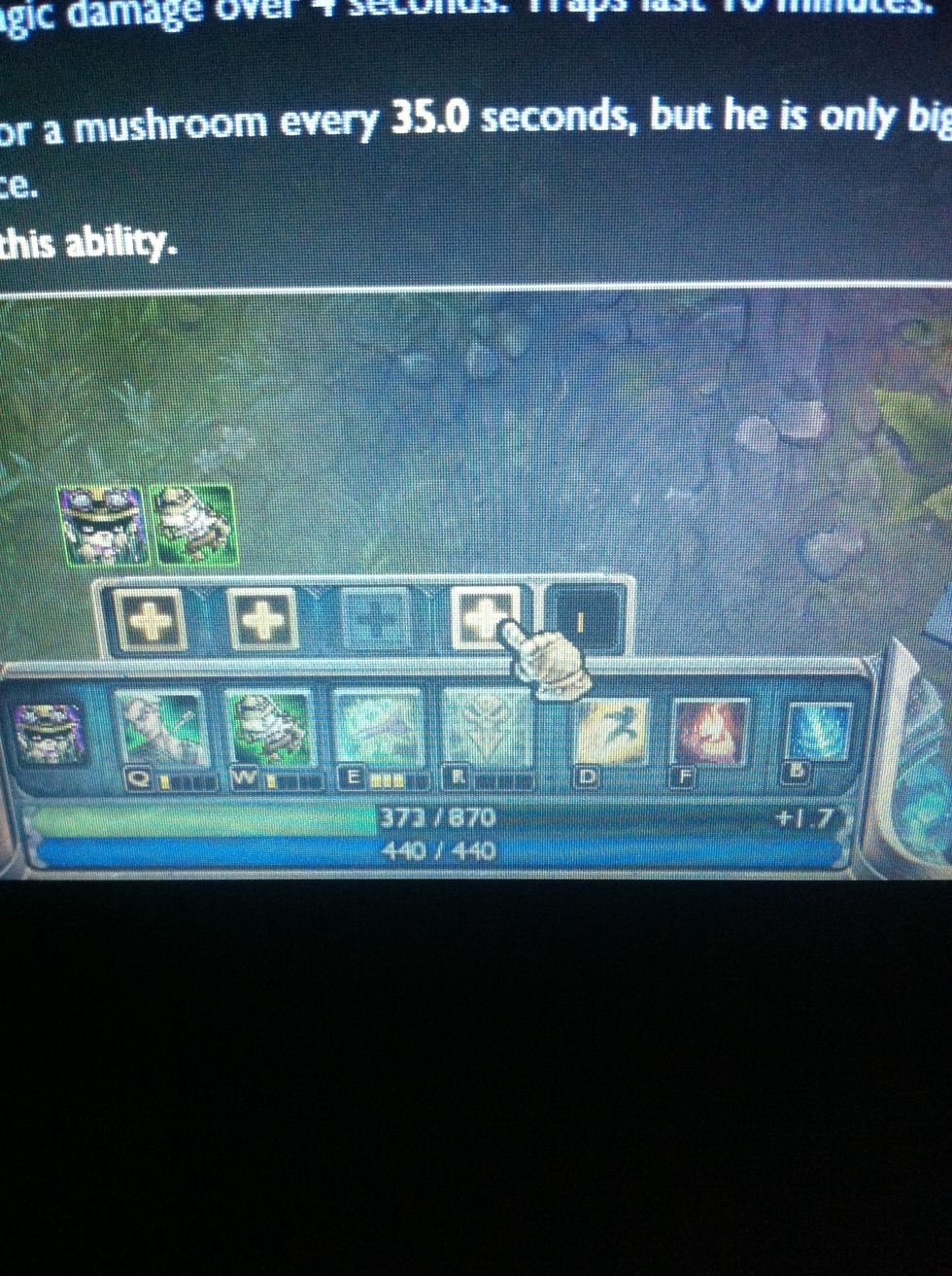 When you reach level 6 you can buy your R, that's the best attack he has!