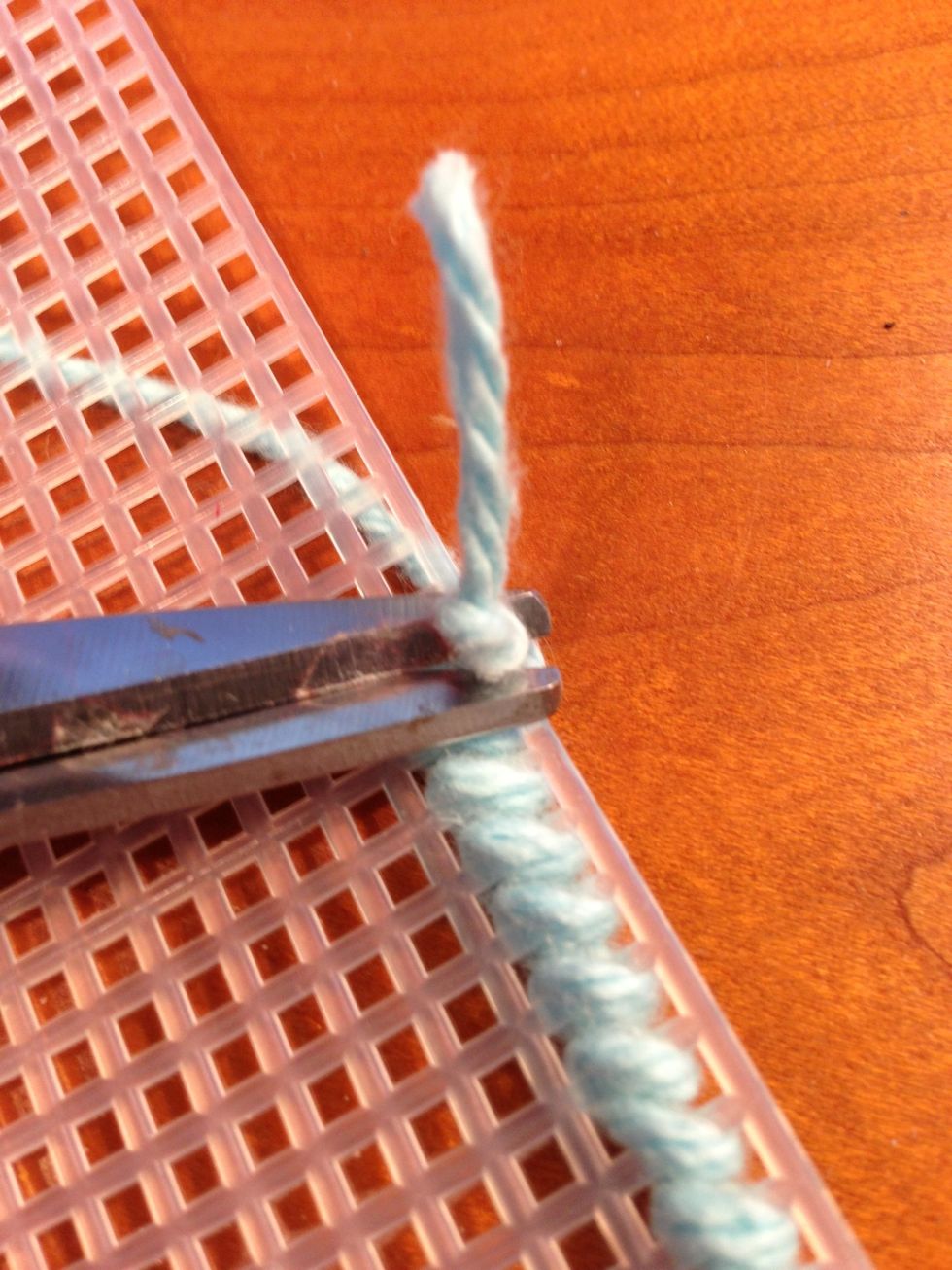 How to start your needlepoint with a waste knot B+C Guides