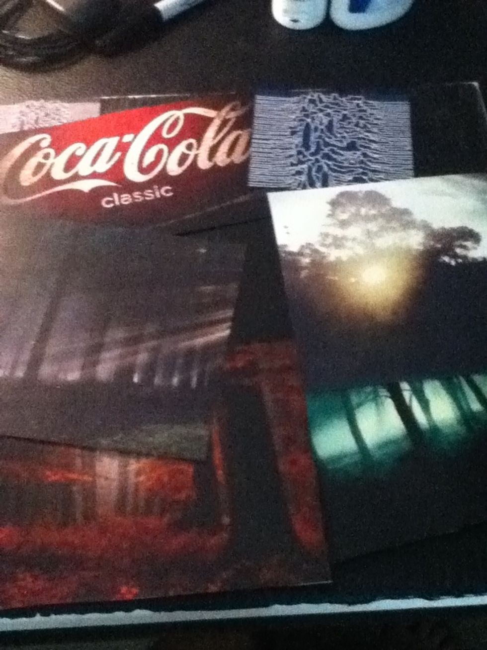 When your canvas is dry, arrange your pile of rectangular-shaped pictures the way you want, as a base.