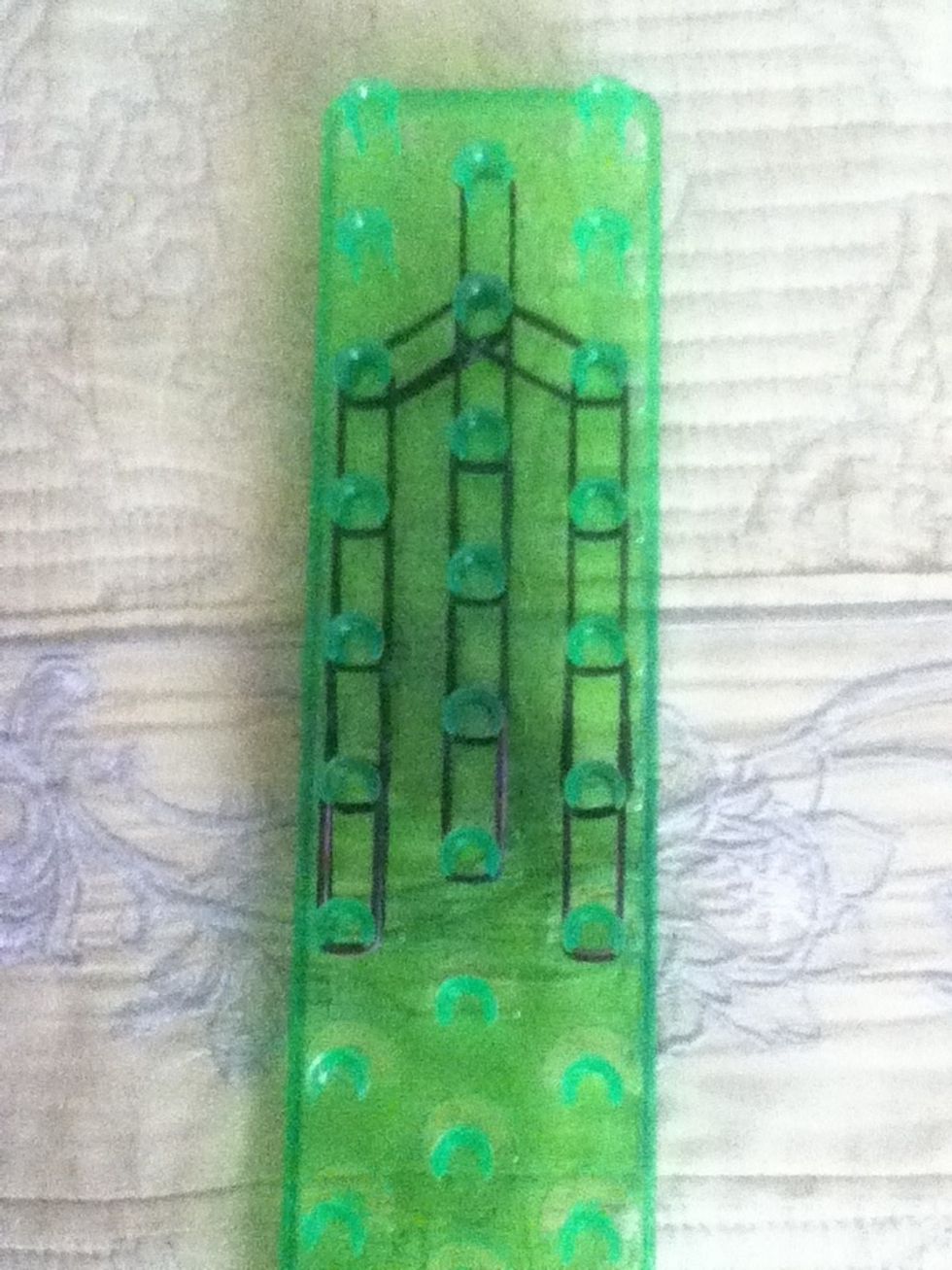 When your done with the other 2 this is how it should look do this one more row of pegs