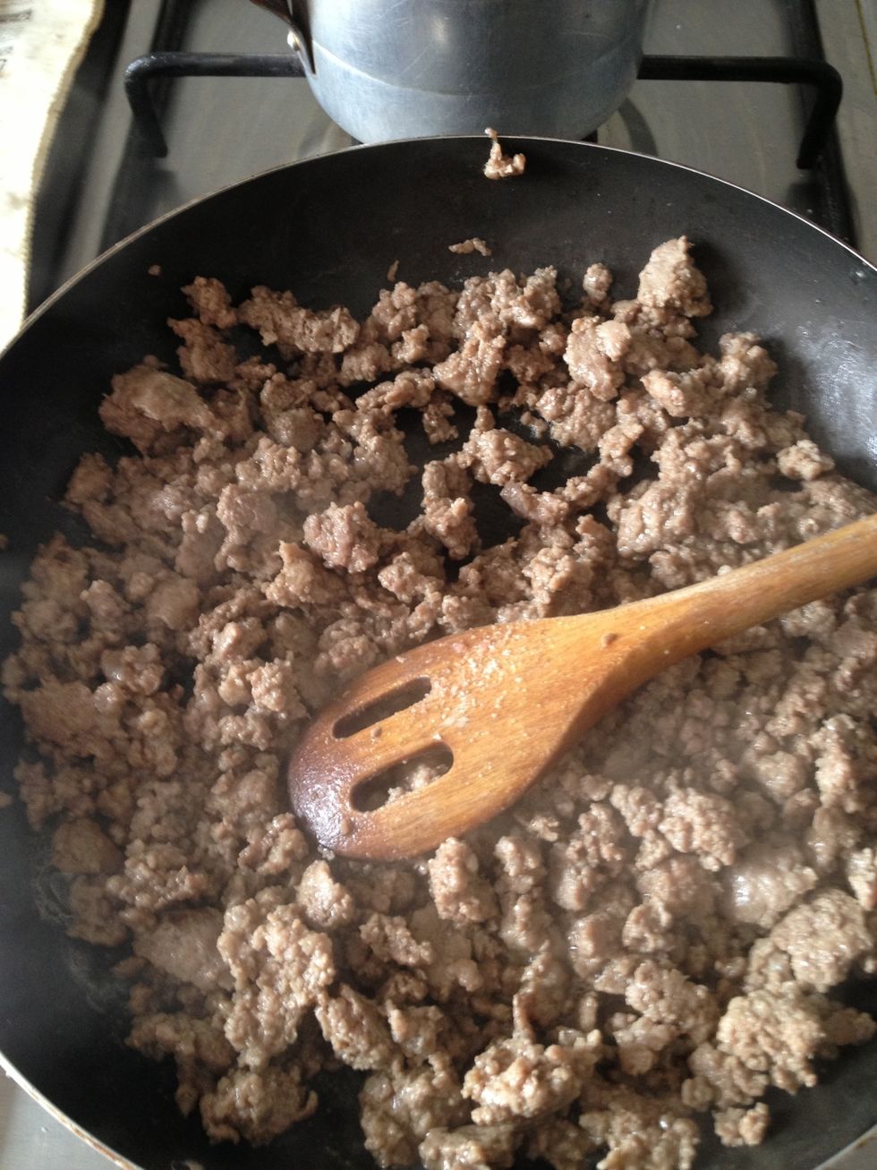 When your meat is brown and allmost dry add your ketchup