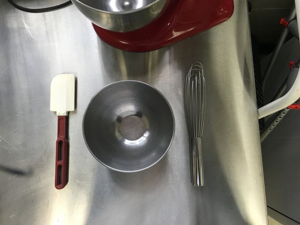 While baking, get ready to make icing sugar.