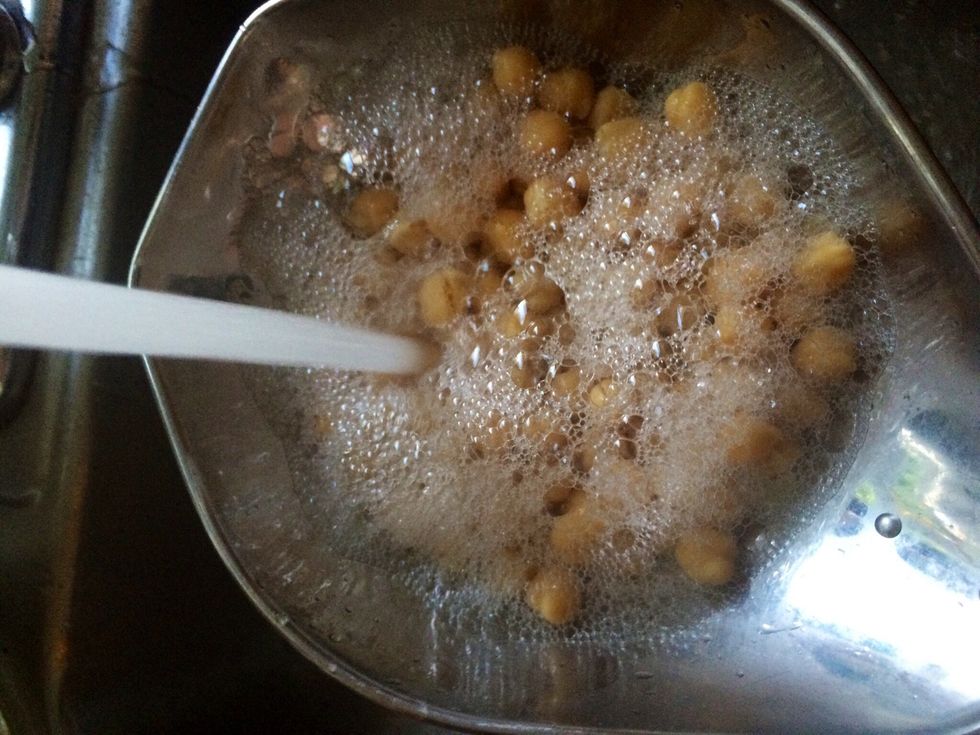 While farro is cooking, rinse chickpeas in cool water.