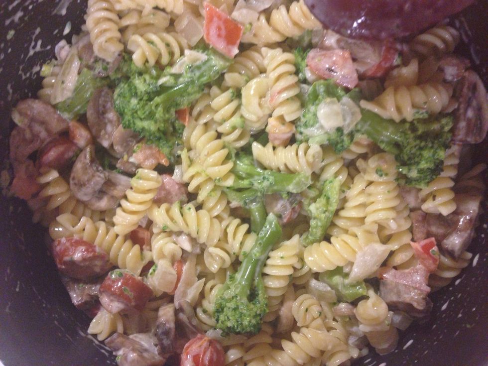 While he was getting out of the cottage he gave the woman the stone and said "keep this stone with you. All you need to make an awesome pasta is this stone and some water ... "