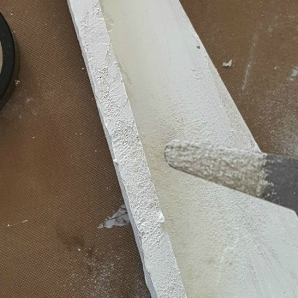 while still wet add some texture powder in some areas