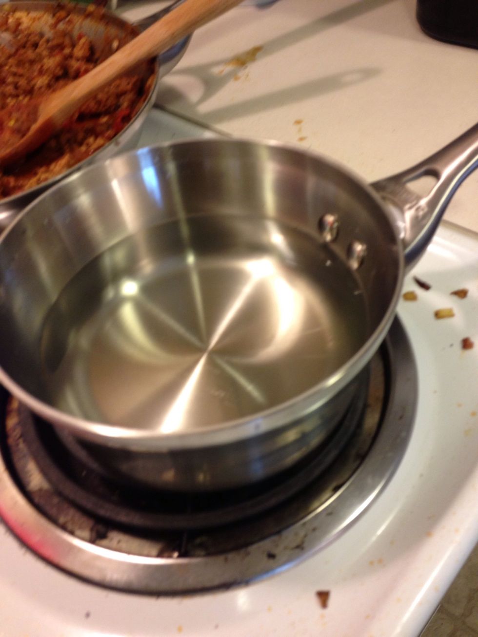 While that's going get a pot of water on to boil