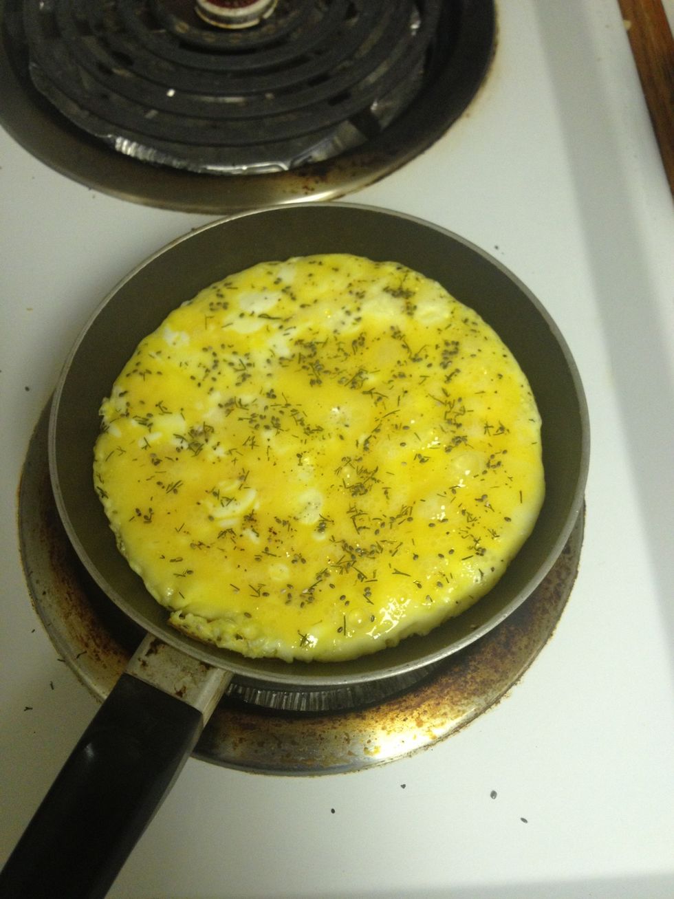 While the bacon was cooking I made some eggs.