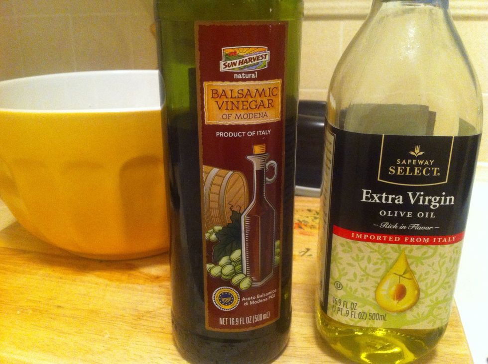 While the chicken is resting, add 3 parts olive oil, 1 part balsamic vinegar to your salad. You can premix it in a jar, or eyeball it like I did.