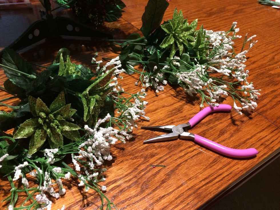 While the glue and paint dries, separate the flower spike stems by cutting with wire cutters.
