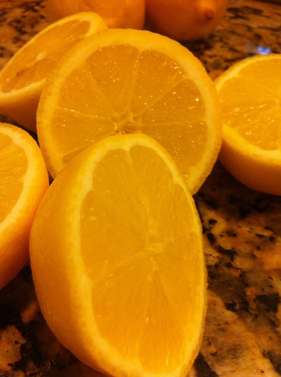 While you wait for the pan to heat up, slice about 4-5 lemons
