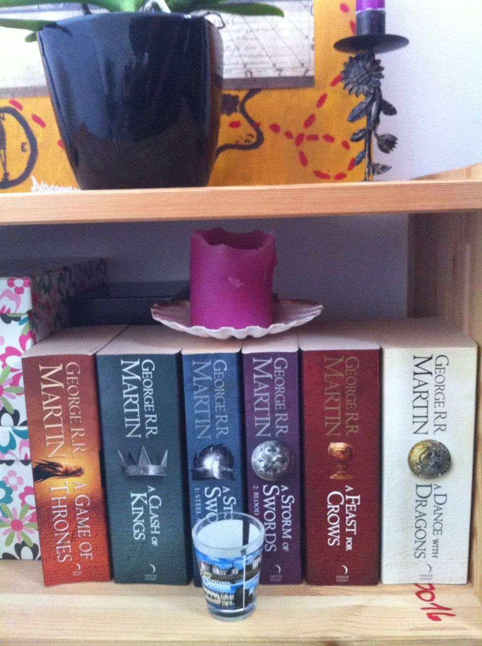 While you wait \u231bgrab a good book \ud83d\udcd6 and enjoy its company \ud83d\udec0