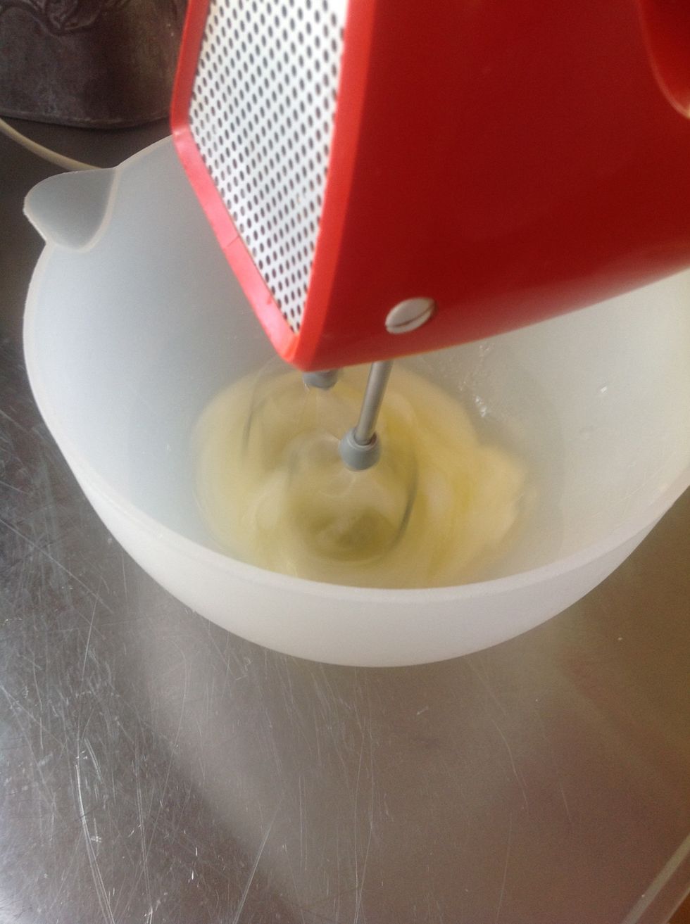 Whip the egg white and the sugar together