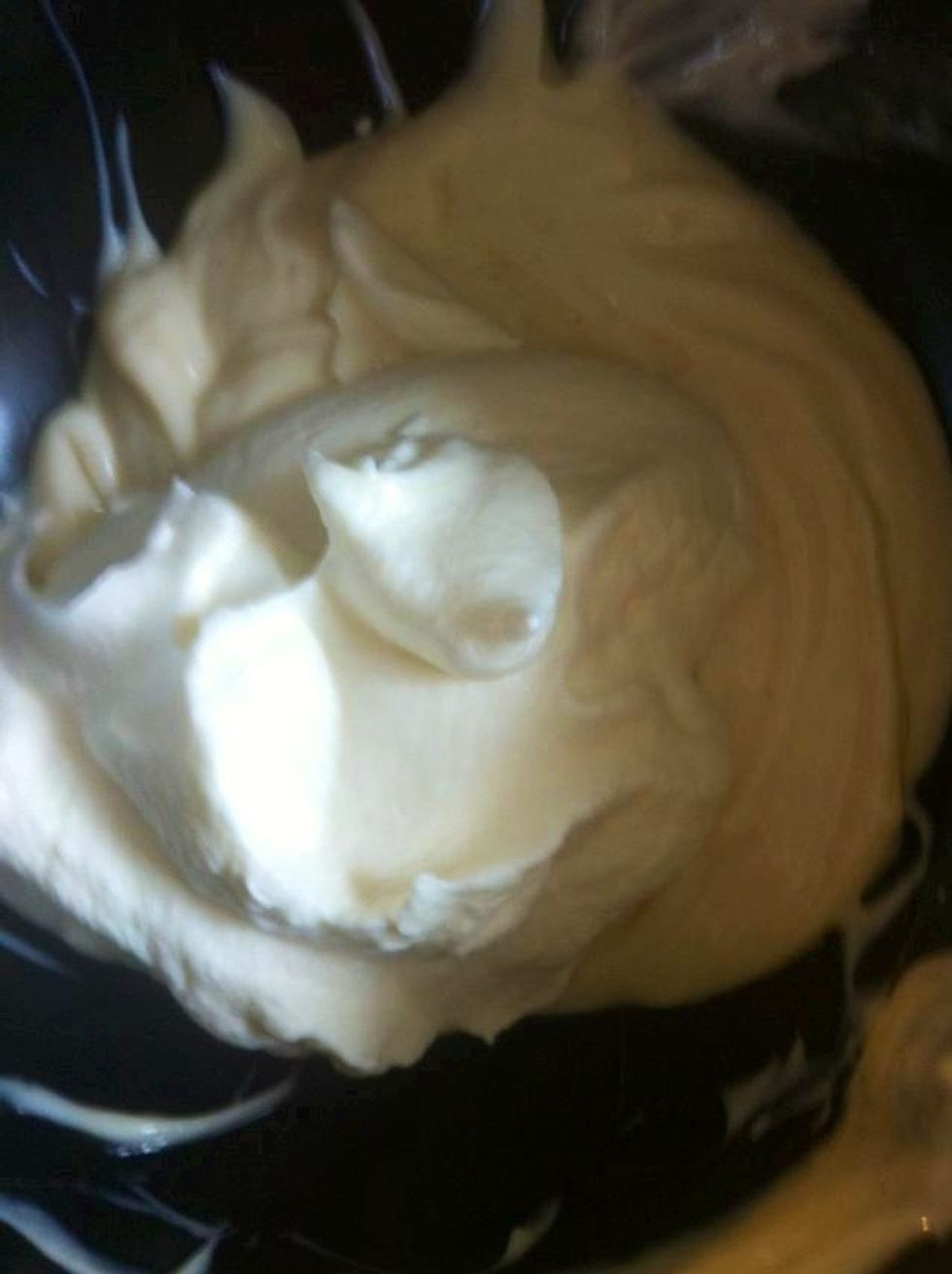 Whiped cream + cream cheese mix = LOVE!