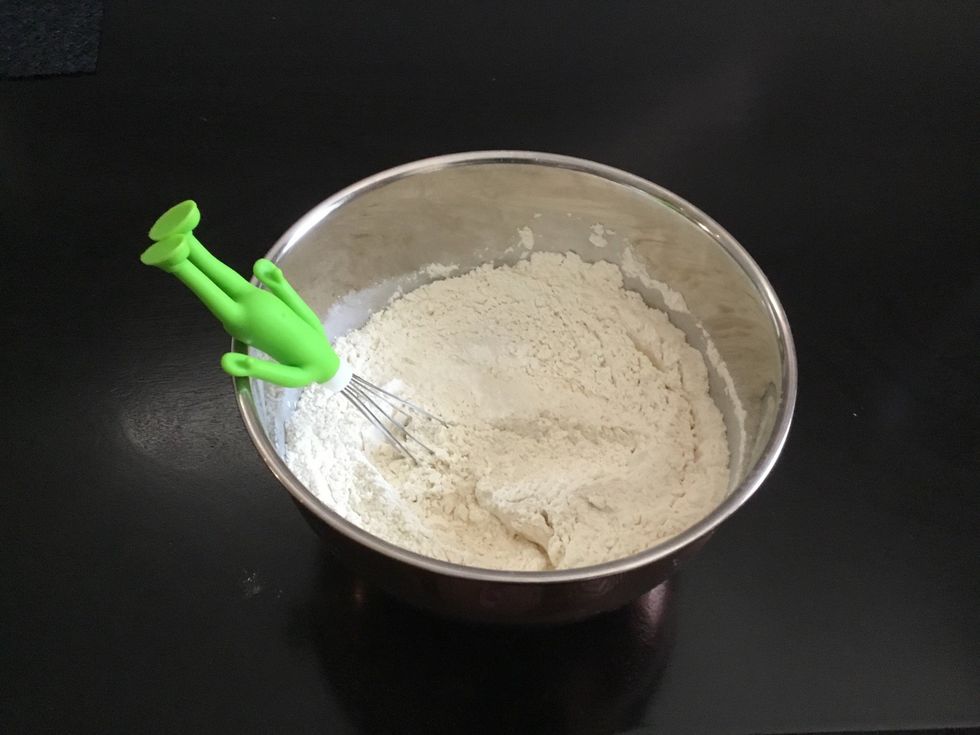 Whisk flour and baking soda in a bowl