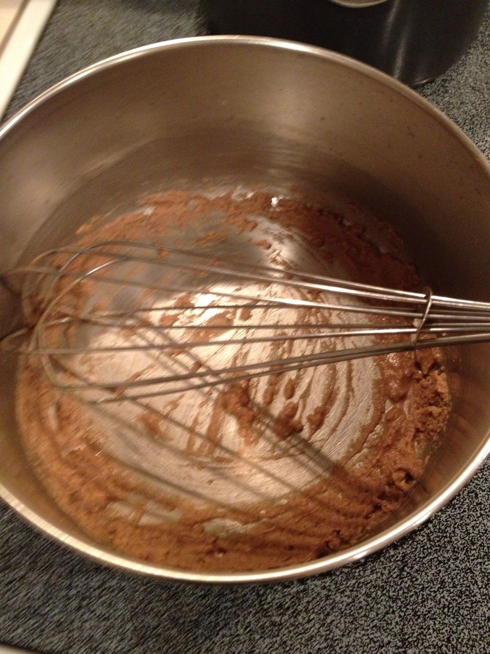 Whisk well for 1-2 minutes.