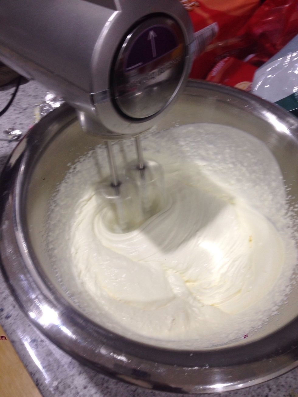 Whisk your thickened cream.