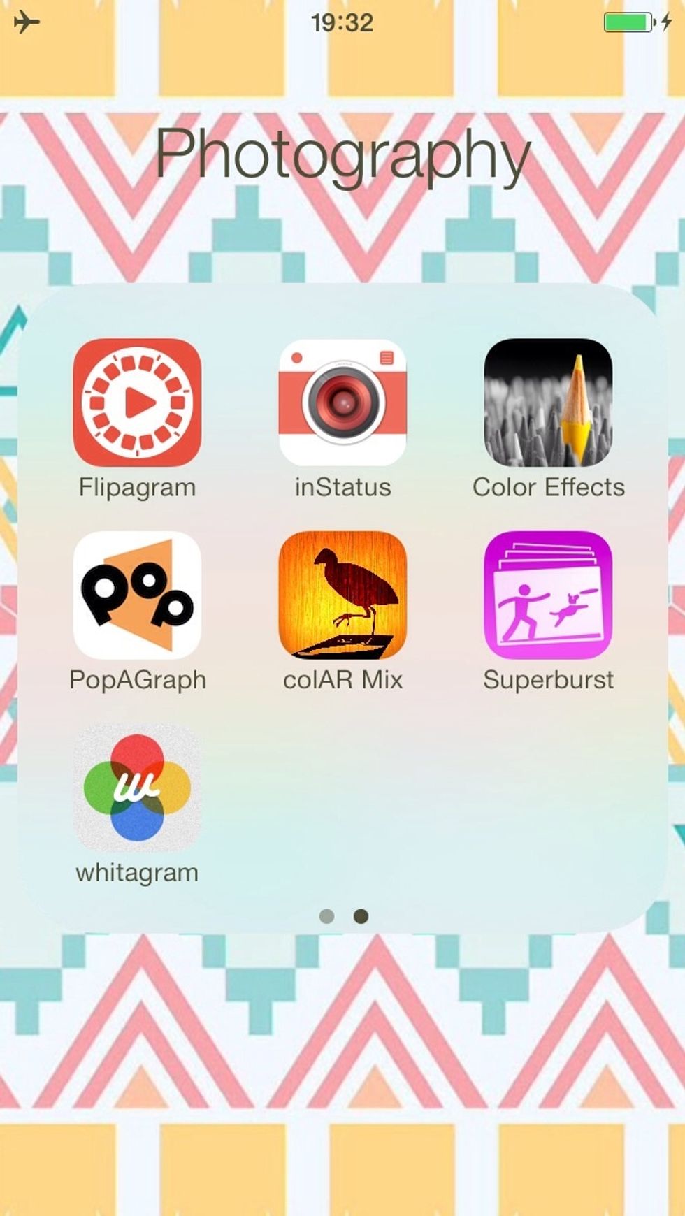 Whitagram is a free app that lets you fit whole photos on Instagram
