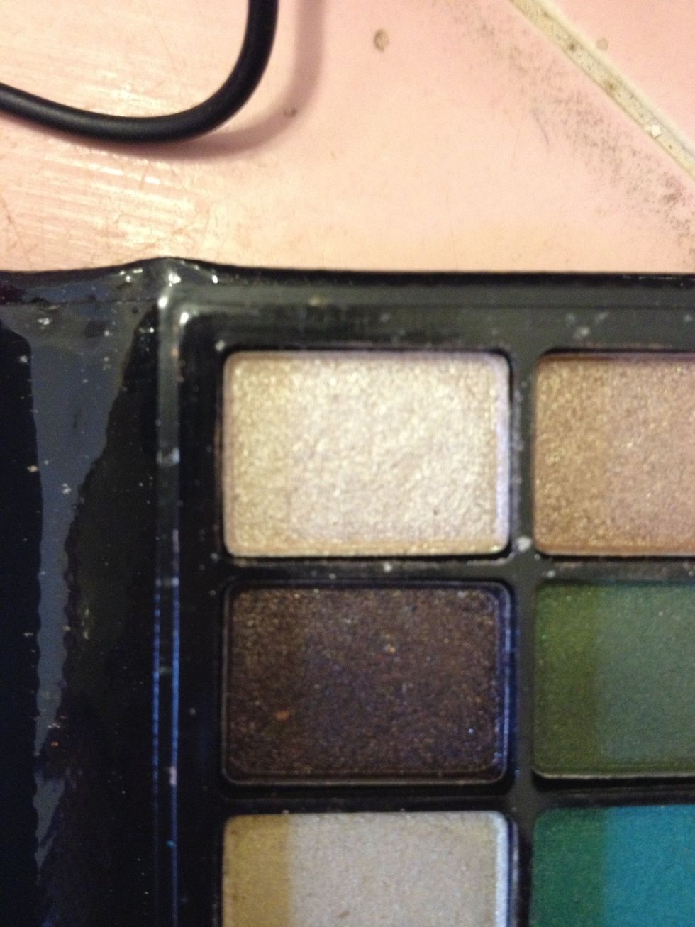 White shimmery shadow, I choose you! (It's the first one on the other side)