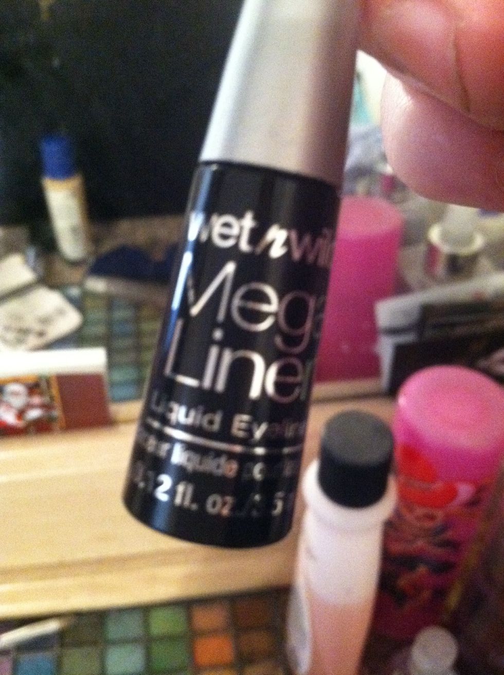 Wing those lids girrrrl