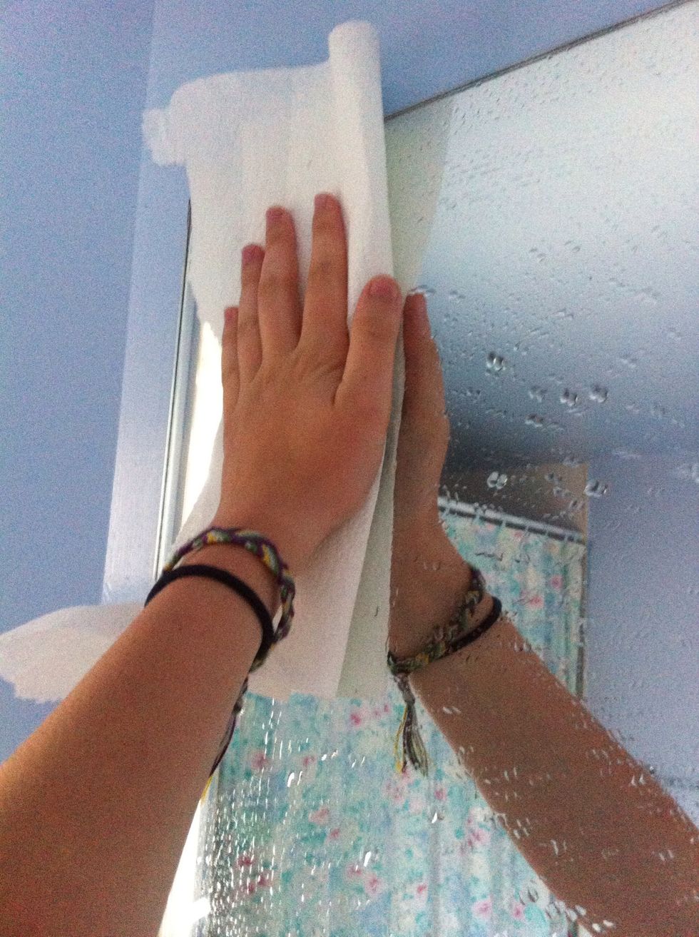 How to clean a bathroom mirror B+C Guides