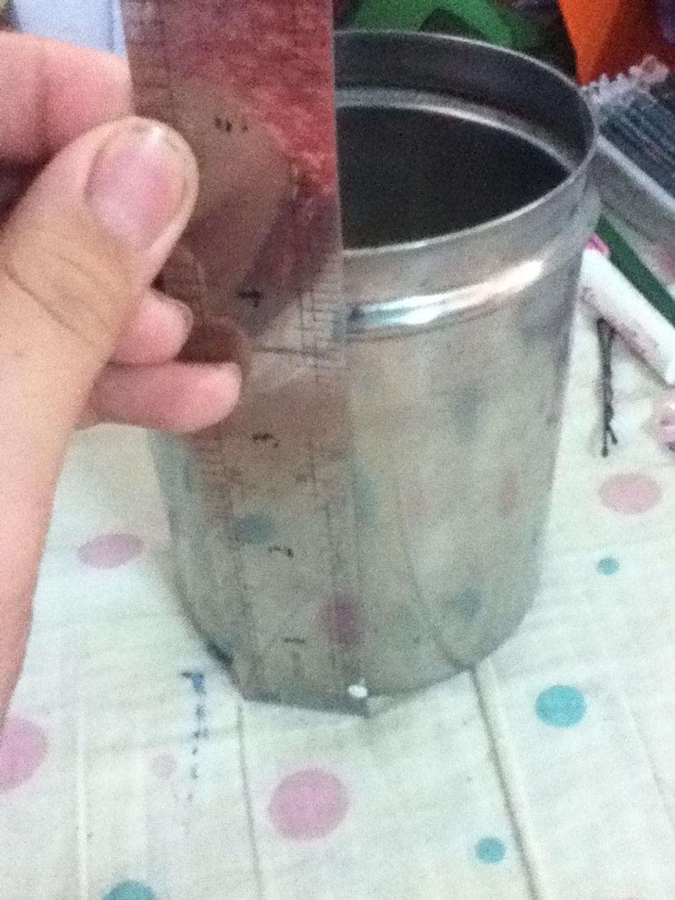 With a ruler I make sure how much fabric need