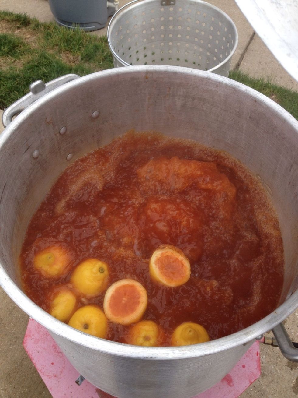 With crawfish rinsed & purged and the pot rolling with a big boil, it is time to begin.