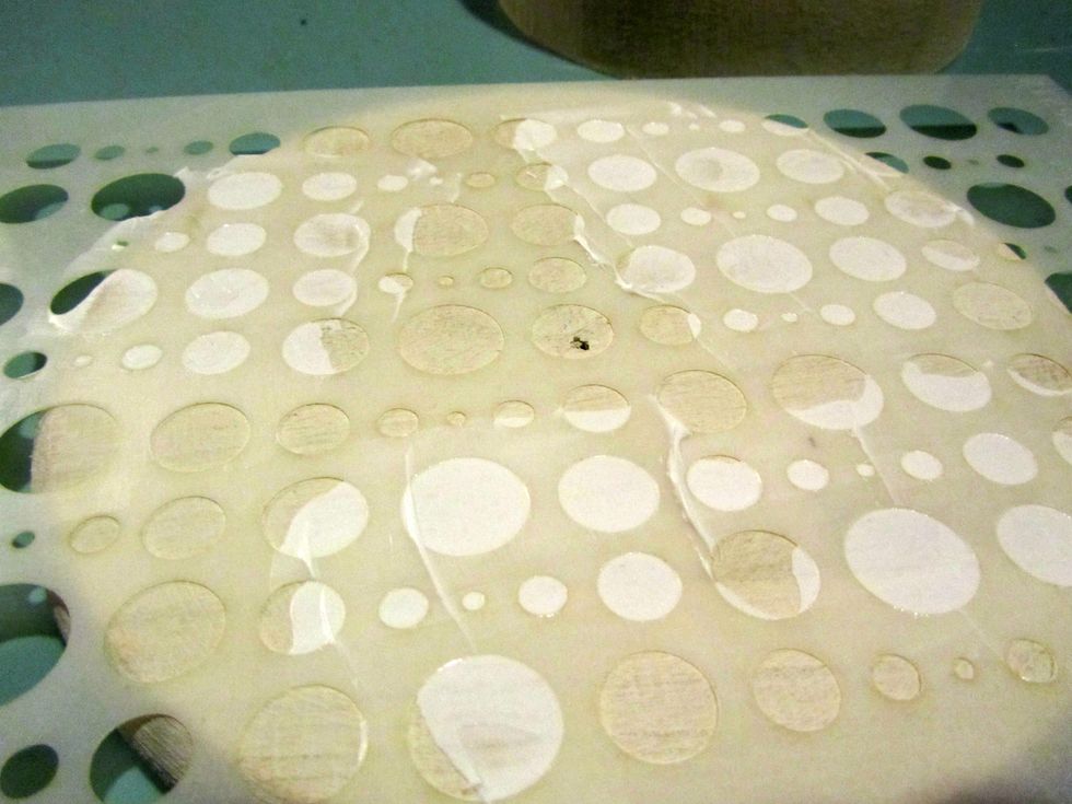 With the Art Anthology Bubbles stencil randomly put down some opaque modeling paste on the lid and the box.