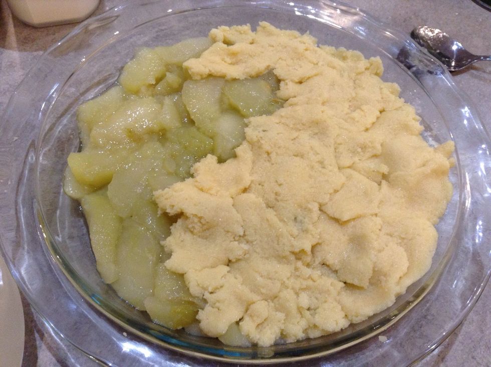 With your hands gradually cover the apple with a thin layer oof your crisp