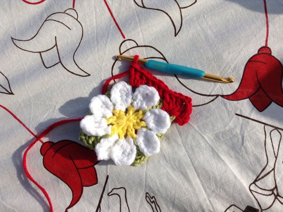 Work 3 dc into each of the next two spaces.