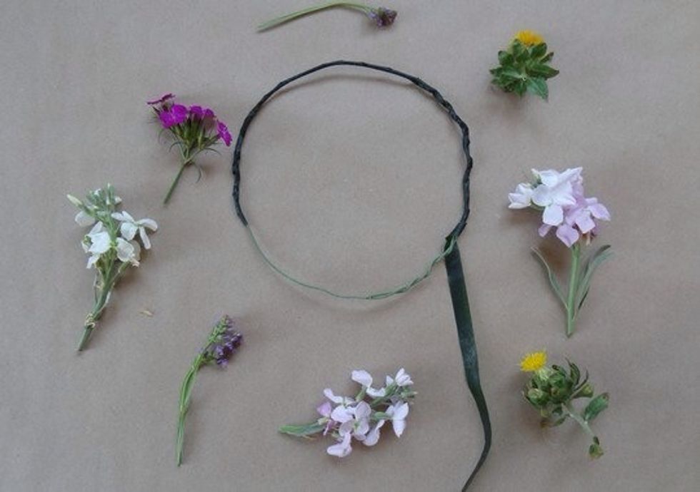 Wrap floral tape completely around your wire headband.
