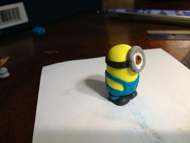 How to make polymer clay minion charms - B+C Guides