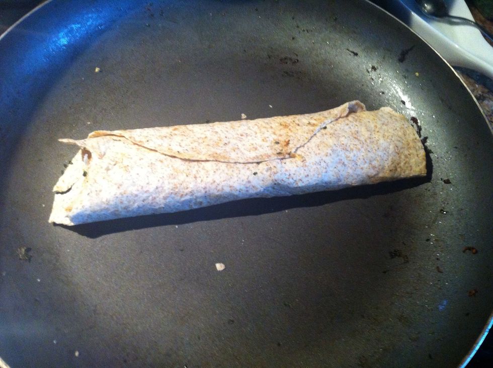 Wrap it up, and microwave for 20 sec until the cheese melts.