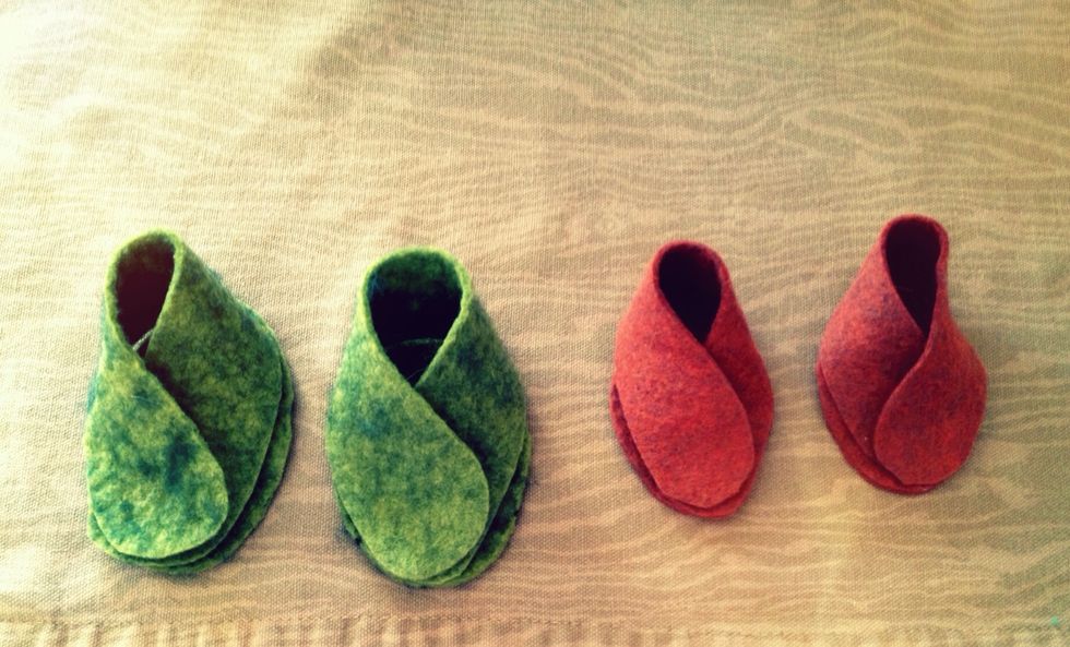 Wrap the base around the sole to make sure they match up with each other.
