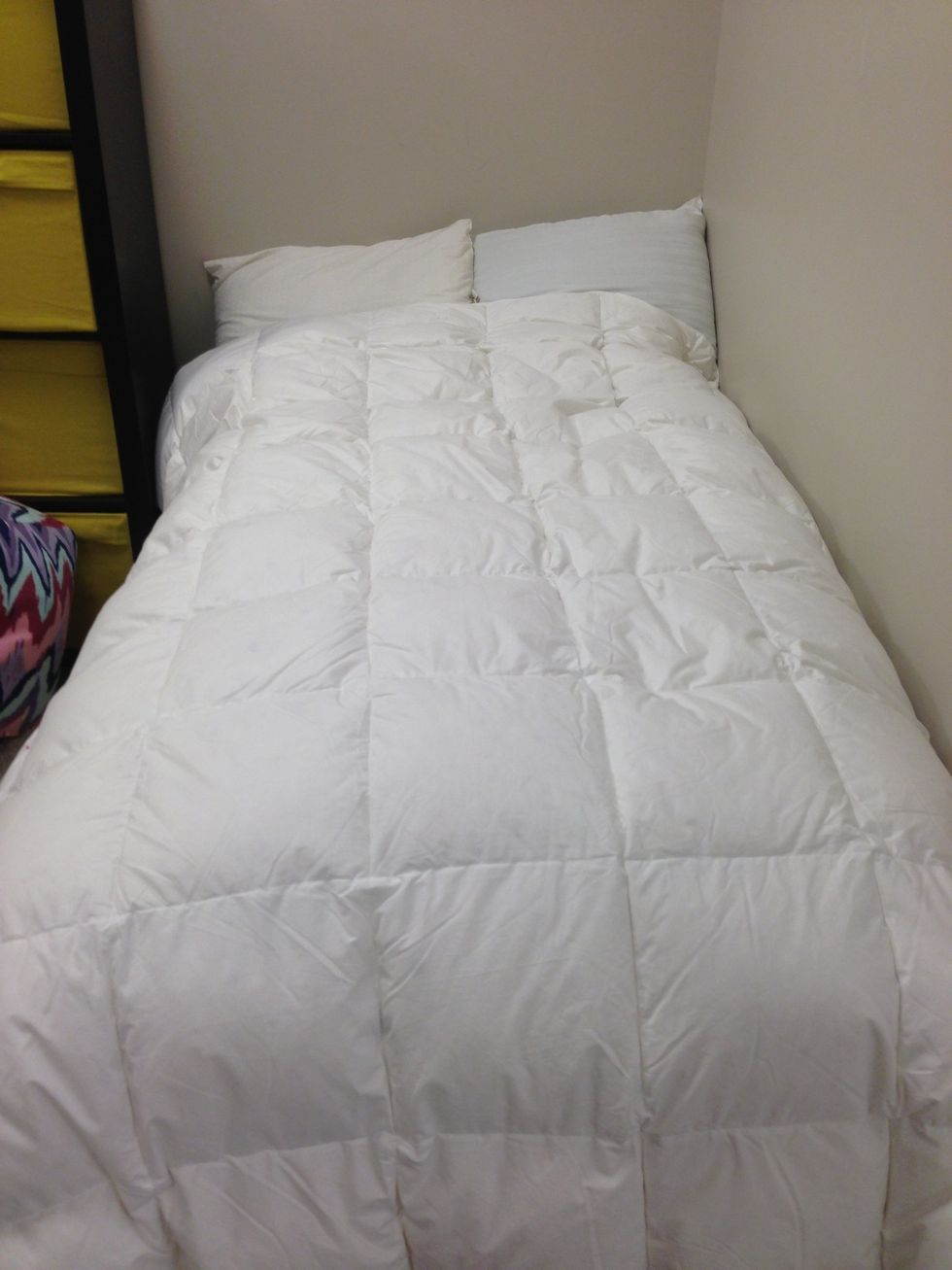 YAWN* This plain duvet and pillows are comfy but not very cute...