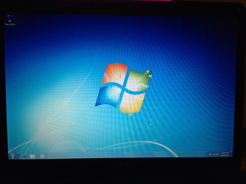 Yay! Logged onto windows 7! Now we just need to validate the copy on the computer.
