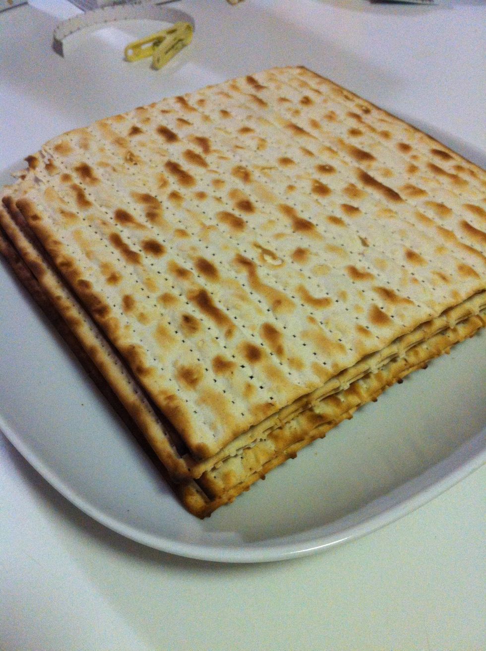Yep, 6 of these babies. Will feed 2 regular-sized people (or the author of this guide).