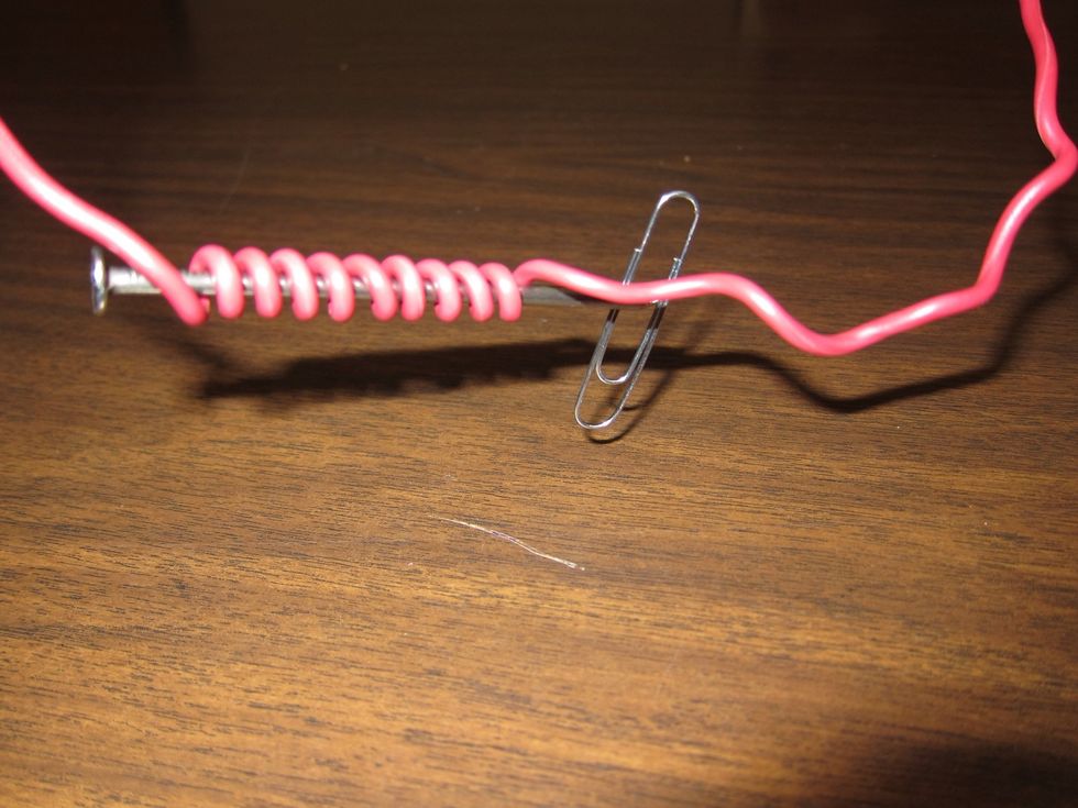 Yes! It picks up one paper clip!